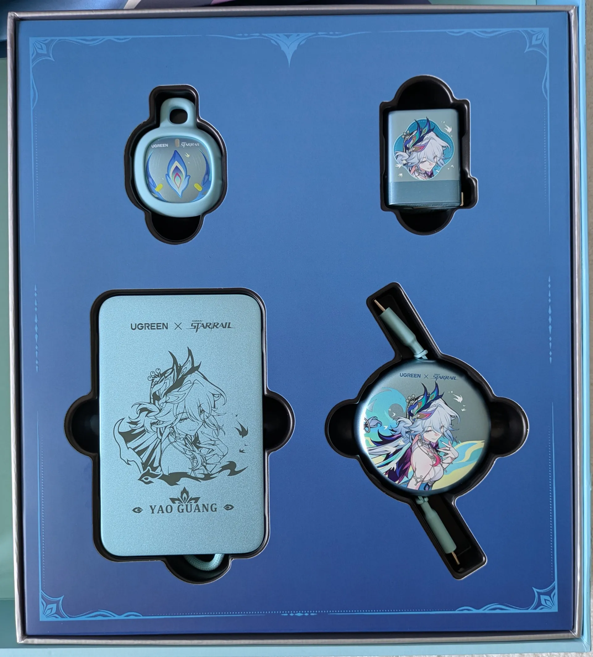 UGREEN×崩壊スターレイル限定ギフトBOXの右ブロックに収められた充電グッズ